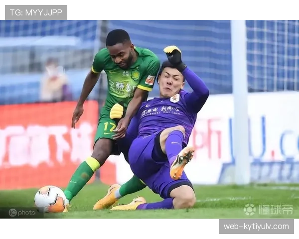 严重犯规如何判罚：红牌条件与裁判考量