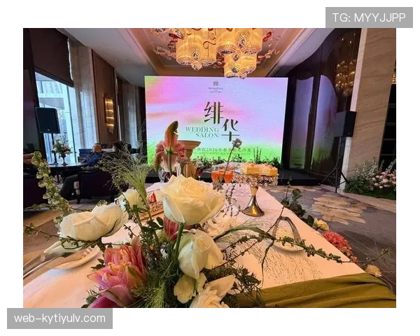 小威连发型都比我讲究，看着她换发型的样子感觉能开个美发沙龙了吧？